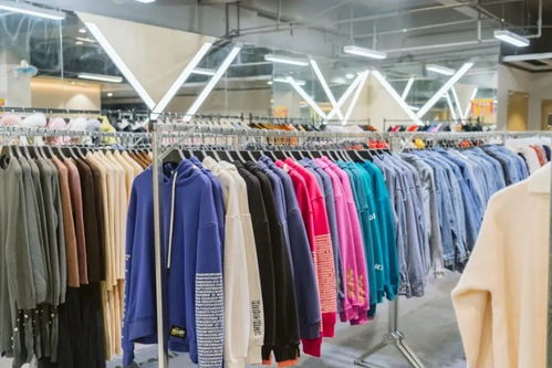 工廠特賣開倉大促 羊絨大衣、羽絨服、毛衣等針紡織品一應(yīng)俱全